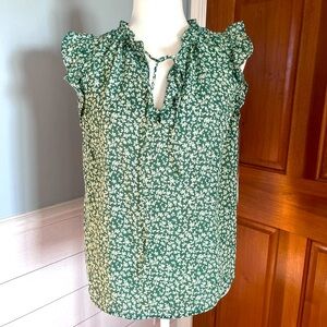 Monteau Sleeveless Green Blouse With Daisy Pattern, Flutter shoulders, NWT - L